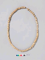 藏品(木珠胸飾)的圖片